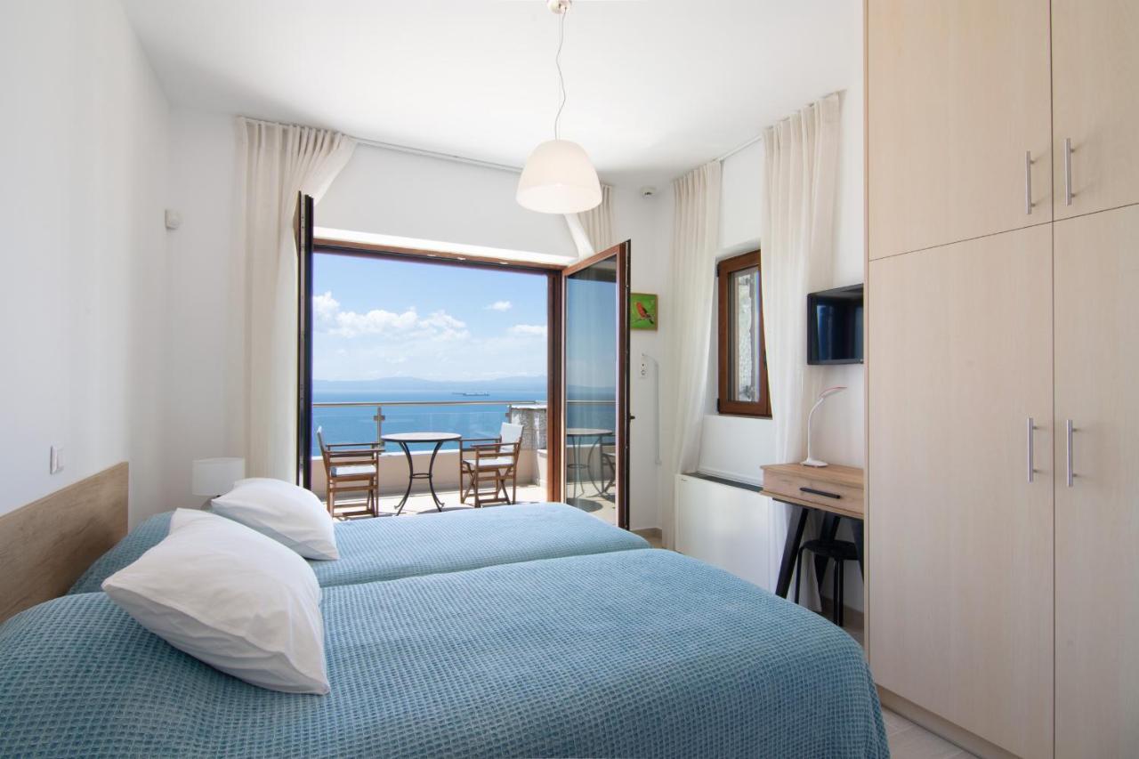 Villa Dafni - Infinite Sea Vistas With Private Pool Kalamata Exterior photo